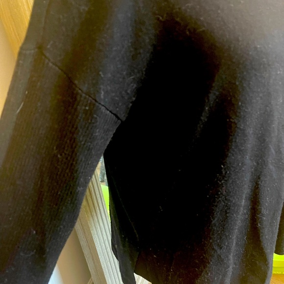 Vince Camuto Comfy Sophisticated Flattering Black Turtle neck Tunic sweater.  M - Picture 3 of 6
